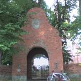 Brama - pomnik poległych w Kwiecewie