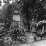pomnik01.jpg