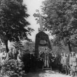 pomnik02.jpg